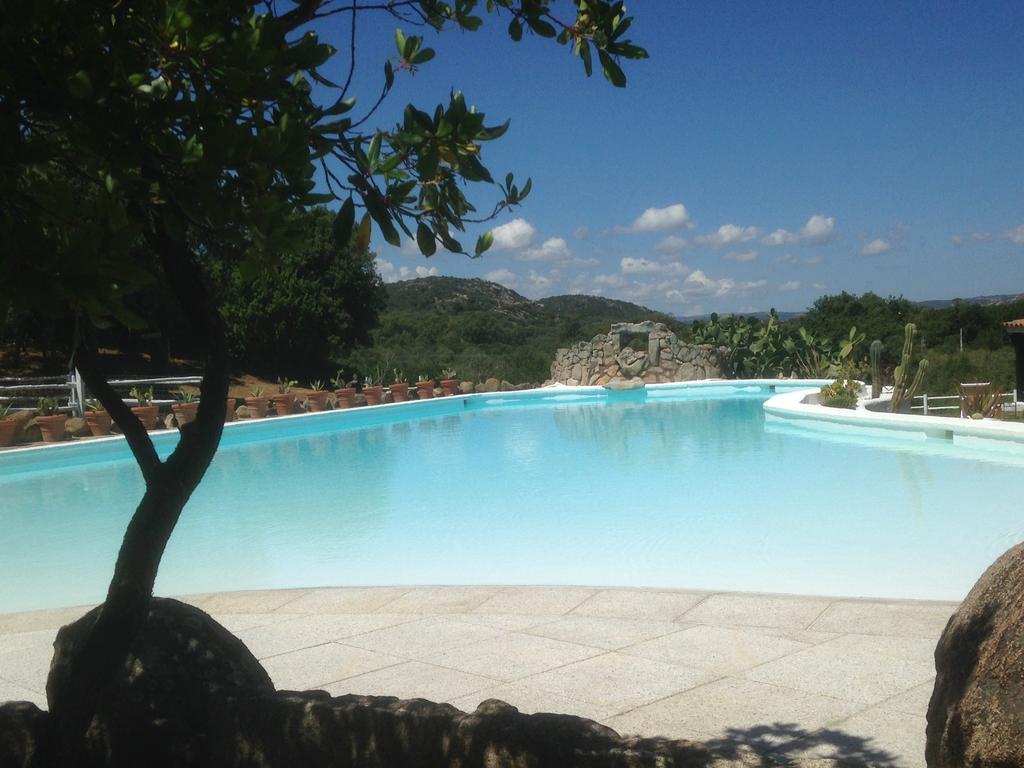 Ca' La Somara Hotel San Pantaleo Exterior photo
